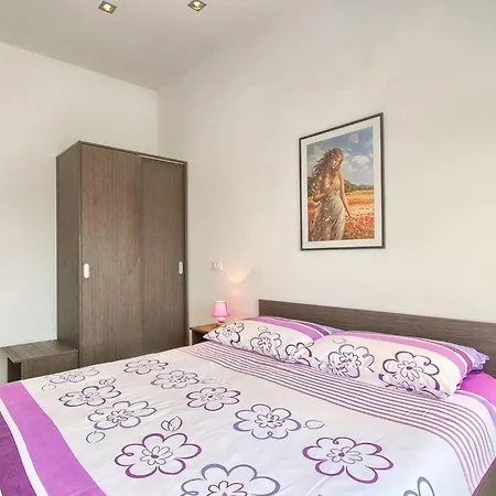 Tatil Evi Old School House Basici