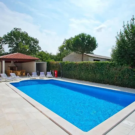 Old School House Ferienhaus *