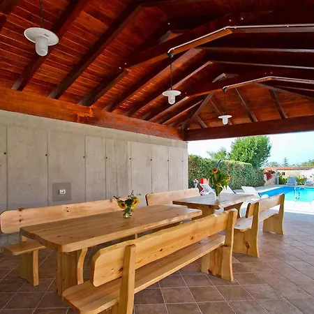 Ferienhaus Old School House Basici