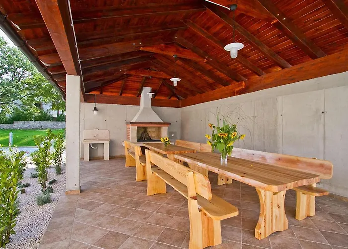 Old School House Vakantiehuis Basici